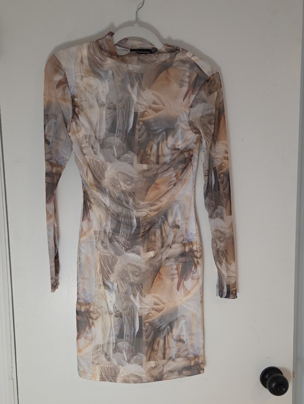 PrettyLittleThing Neutral Sculpture-Print Long Sleeve Bodycon Dress